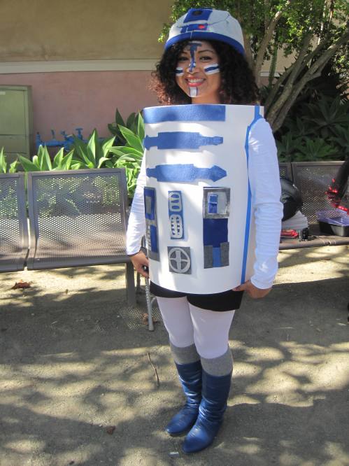 best-individual-R2D2-costume-tiana-martin R2D2 Costume won costume contest for tiana martin